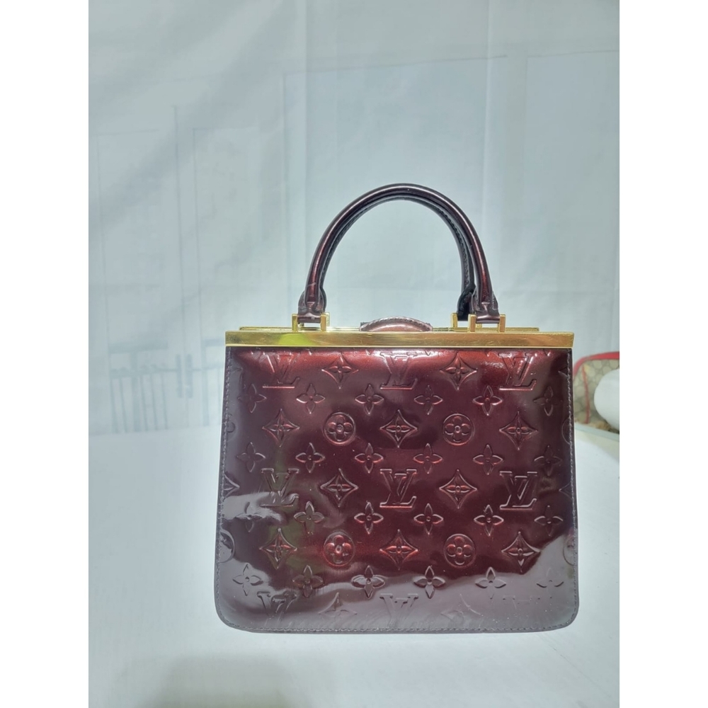 LOUIS VUITTON Monogram Vernis Deesse PM Patent Handbag Wine - Picture 3 of 13